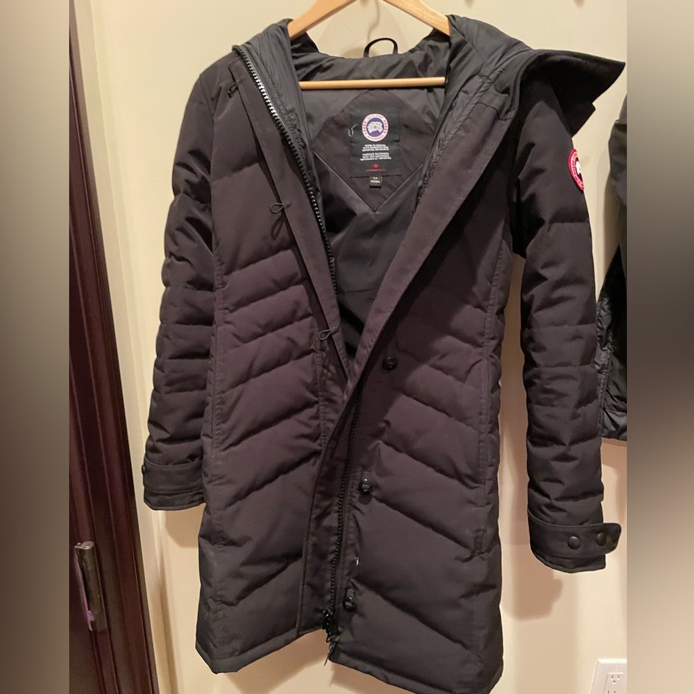 Canada goose with fur collar. Excellent condition.